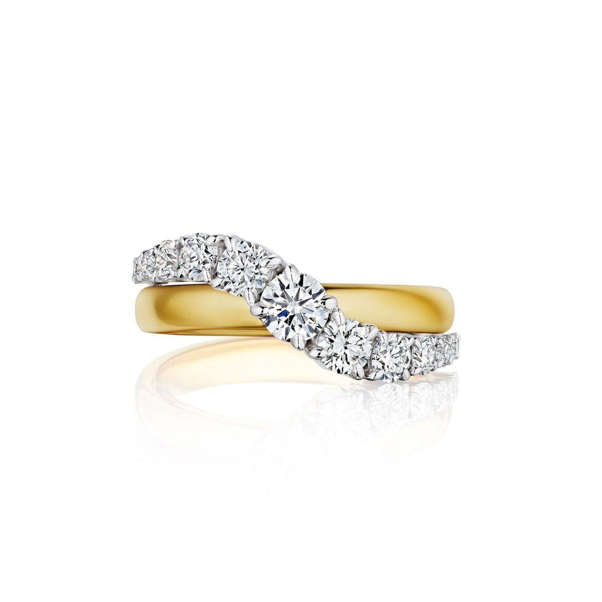 Coil Graduated Round Diamond Wave Band in Yellow Gold