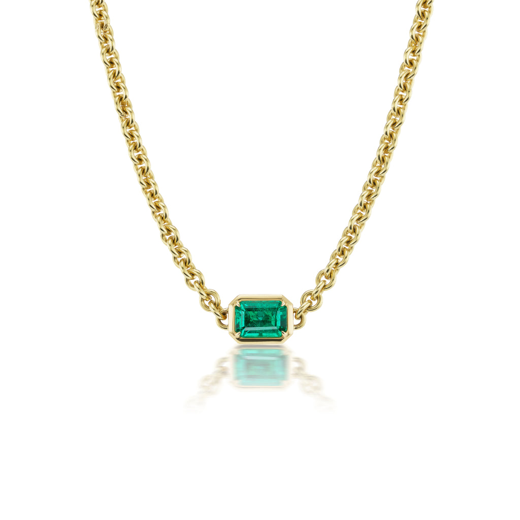 Chunky Chain Necklace in Yellow Gold with Emerald Cut Emerald