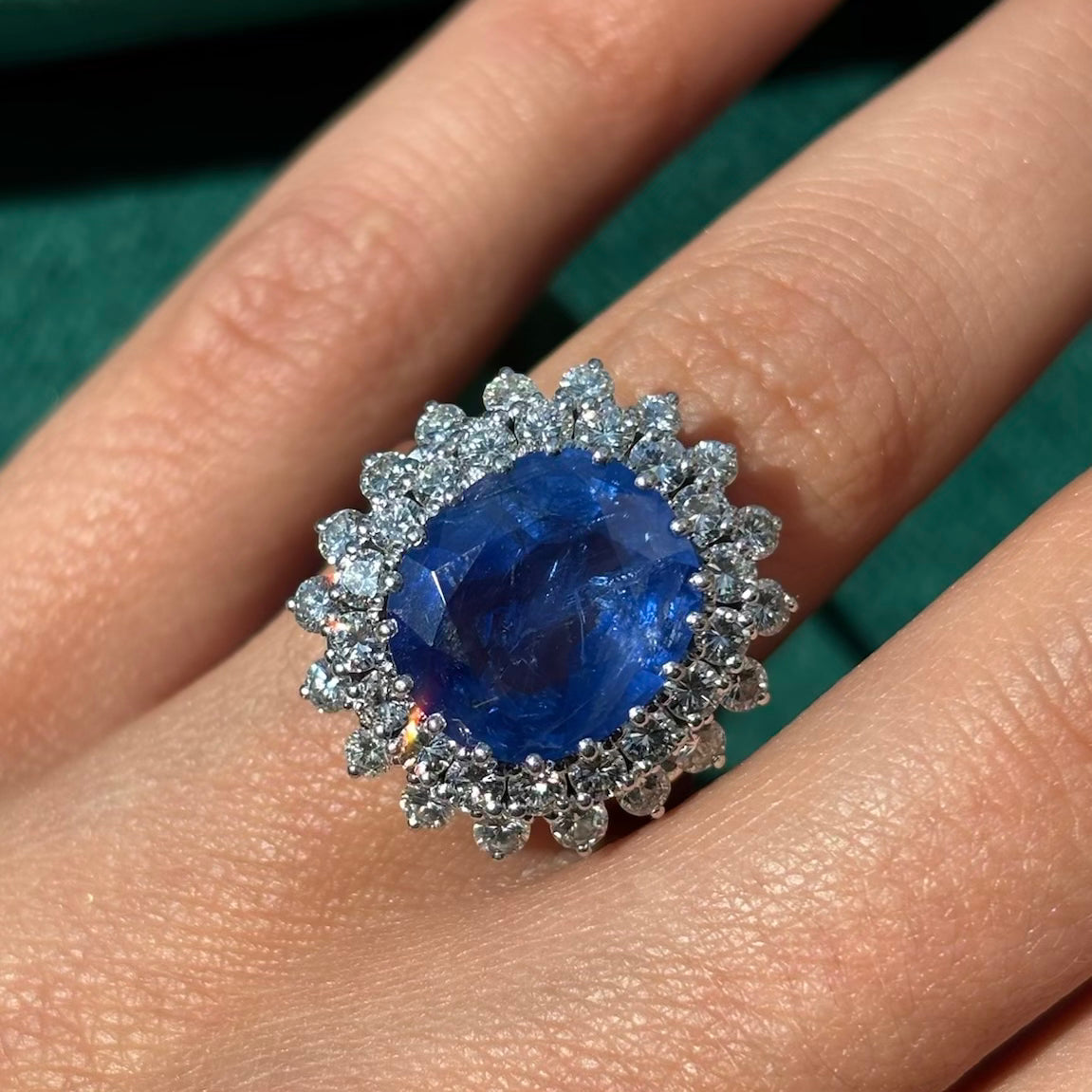 Your Gemologist’s Guide to Buying Blue Sapphires
