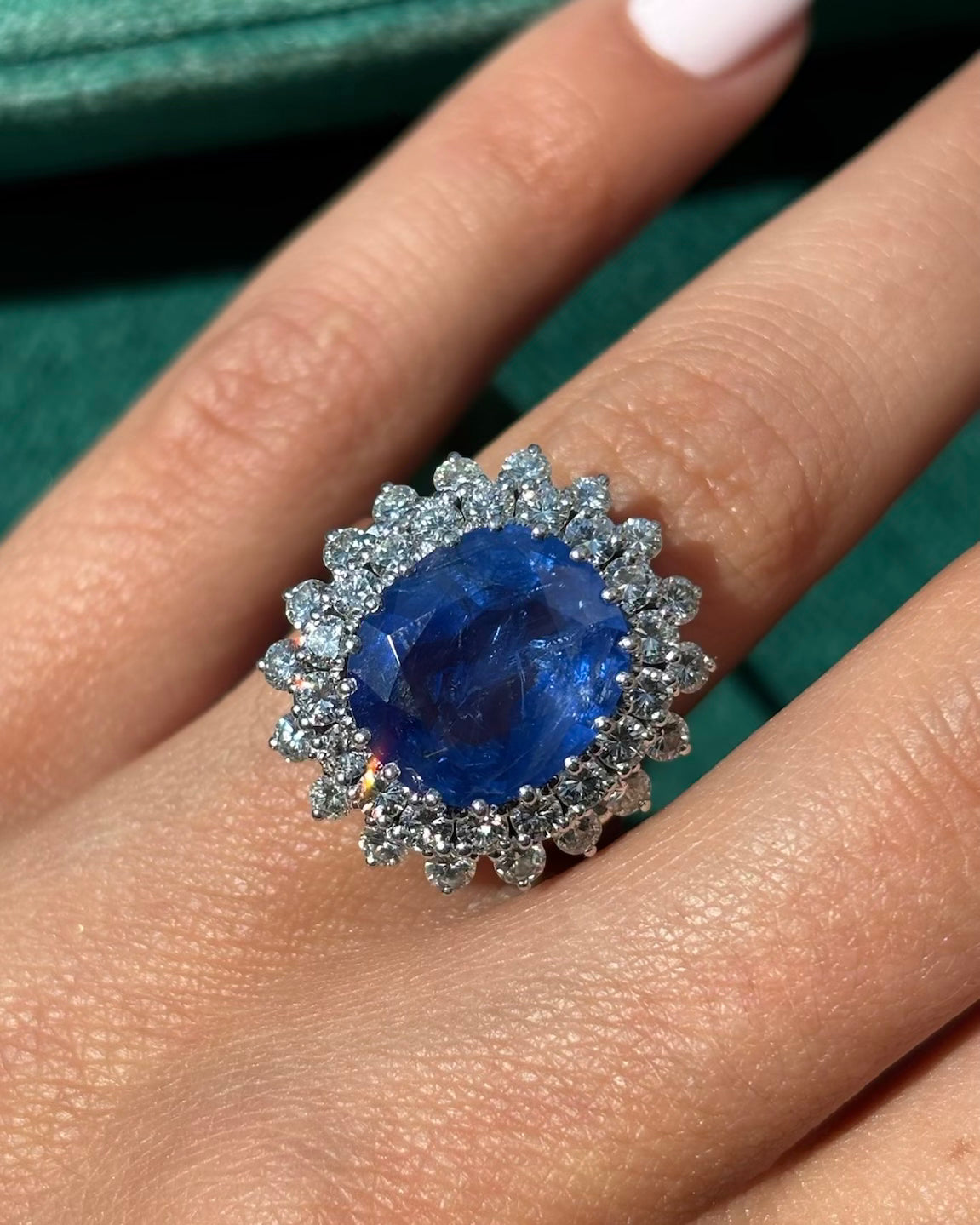 Your Gemologist’s Guide to Buying Blue Sapphires