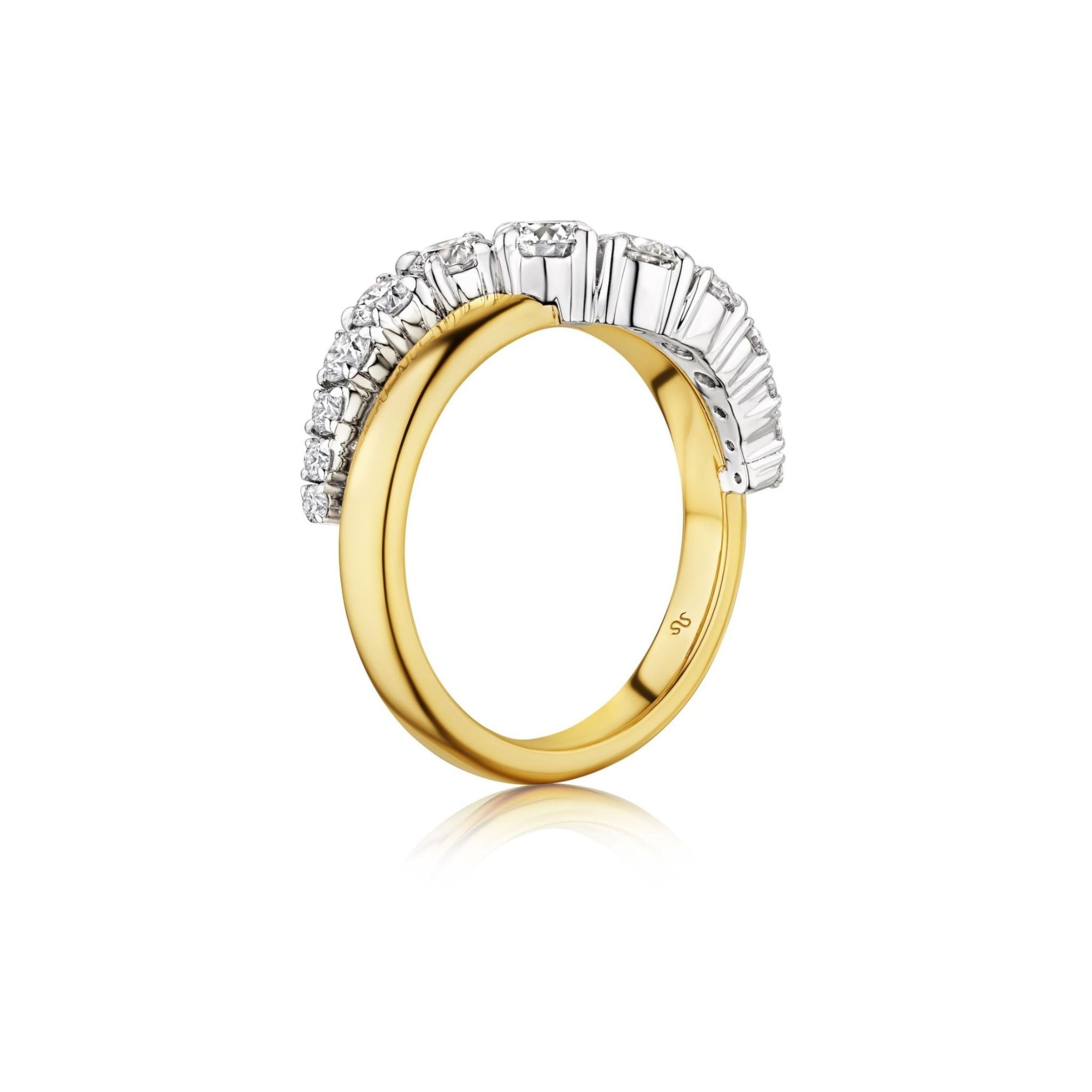 Coil Graduated Round Diamond Wave Band in Yellow Gold