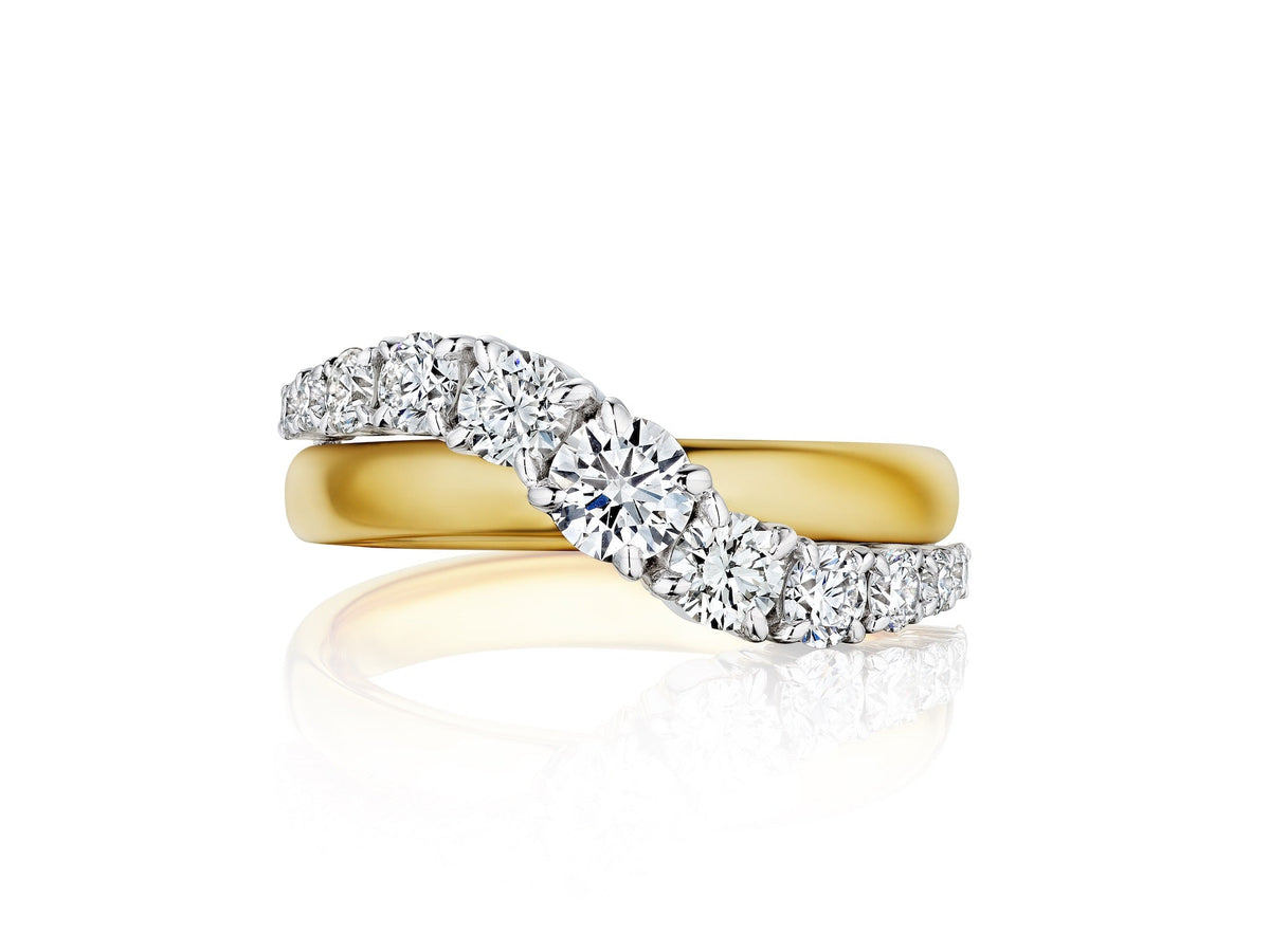 Coil Graduated Round Diamond Wave Band in Yellow Gold