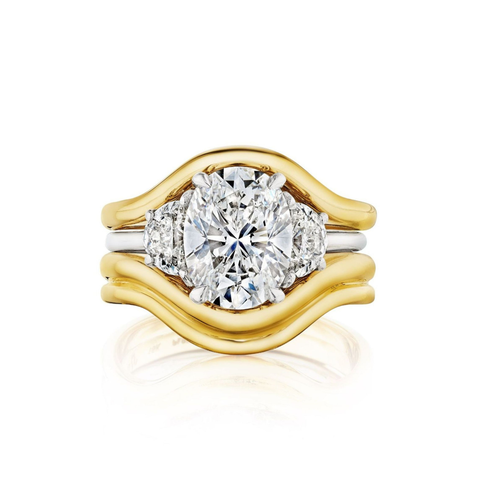 Single and Double Band Contour Ring Jacket in Yellow Gold features a large round central diamond accented by smaller diamonds on each side, all elegantly framed by two curved 18k yellow gold bands that create a sleek and modern silhouette.