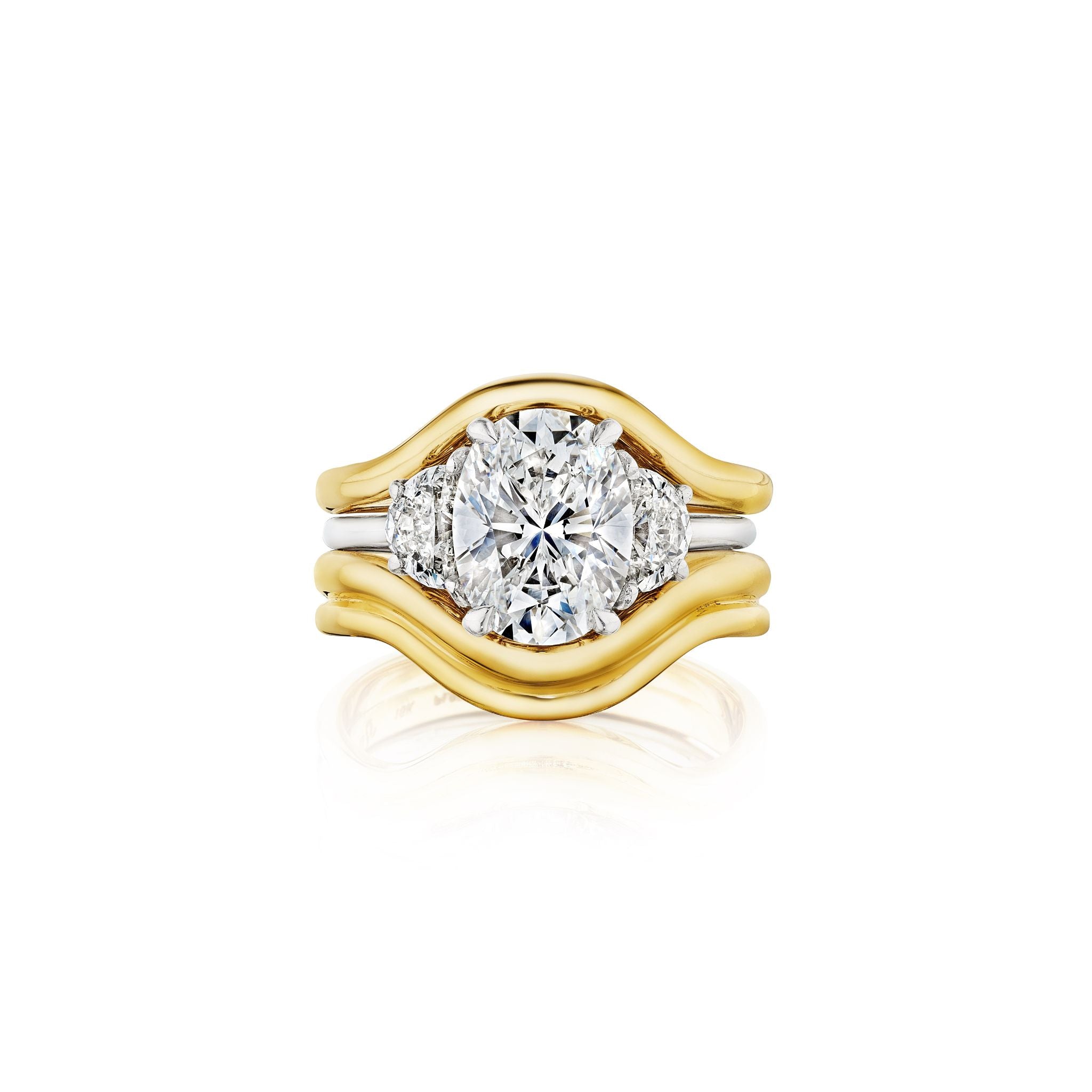 The Single and Double Band Contour Yellow Gold Ring Jacket features two curved gold bands framing a central ring set with a large round diamond and two smaller diamonds, all shown on a white background.