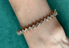 Zig-Zag Baguette Diamond Bangle in Rose Gold