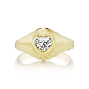 Signet Ring in Yellow Gold with Heart Diamond
